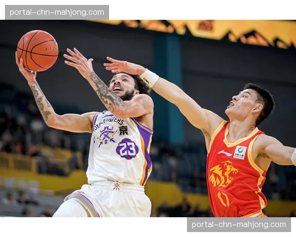 浙江浙商证券30胜9负排名第二，深圳马可波罗28胜11负排名第三